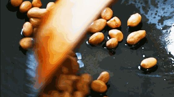 炒花生米酥脆的方法,炒花生米发软怎么补救