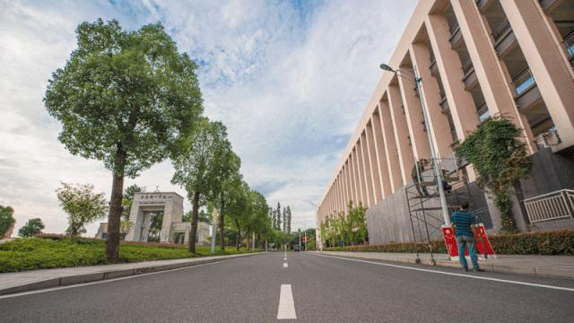 金职院@您：祝国庆节、中秋节快乐