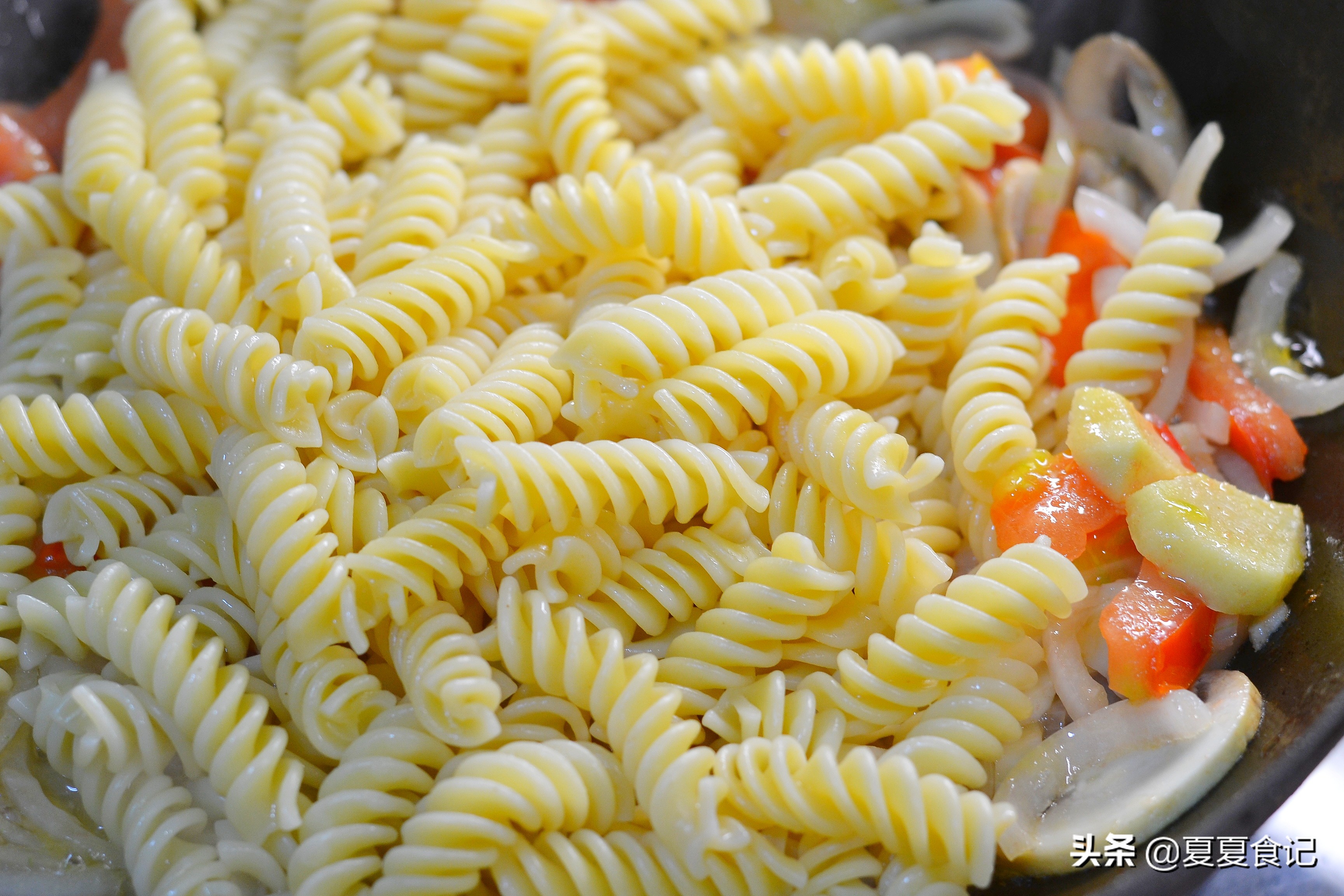 意大利面为什么全世界人都爱?怎么做最好吃?教你好吃又营养做法