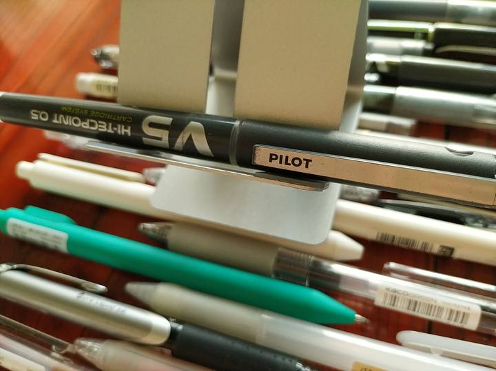 小米巨能写百乐对比,小米巨能写和百乐p500哪个好