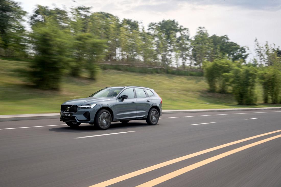 沃尔沃XC60安全测评,沃尔沃suvxc90和xc60选哪个