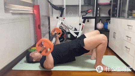 杠铃健身正确训练方法,新手健身怎样利用杠铃训练