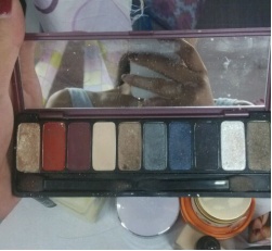 化妆品被小孩弄坏,是一种什么体验?