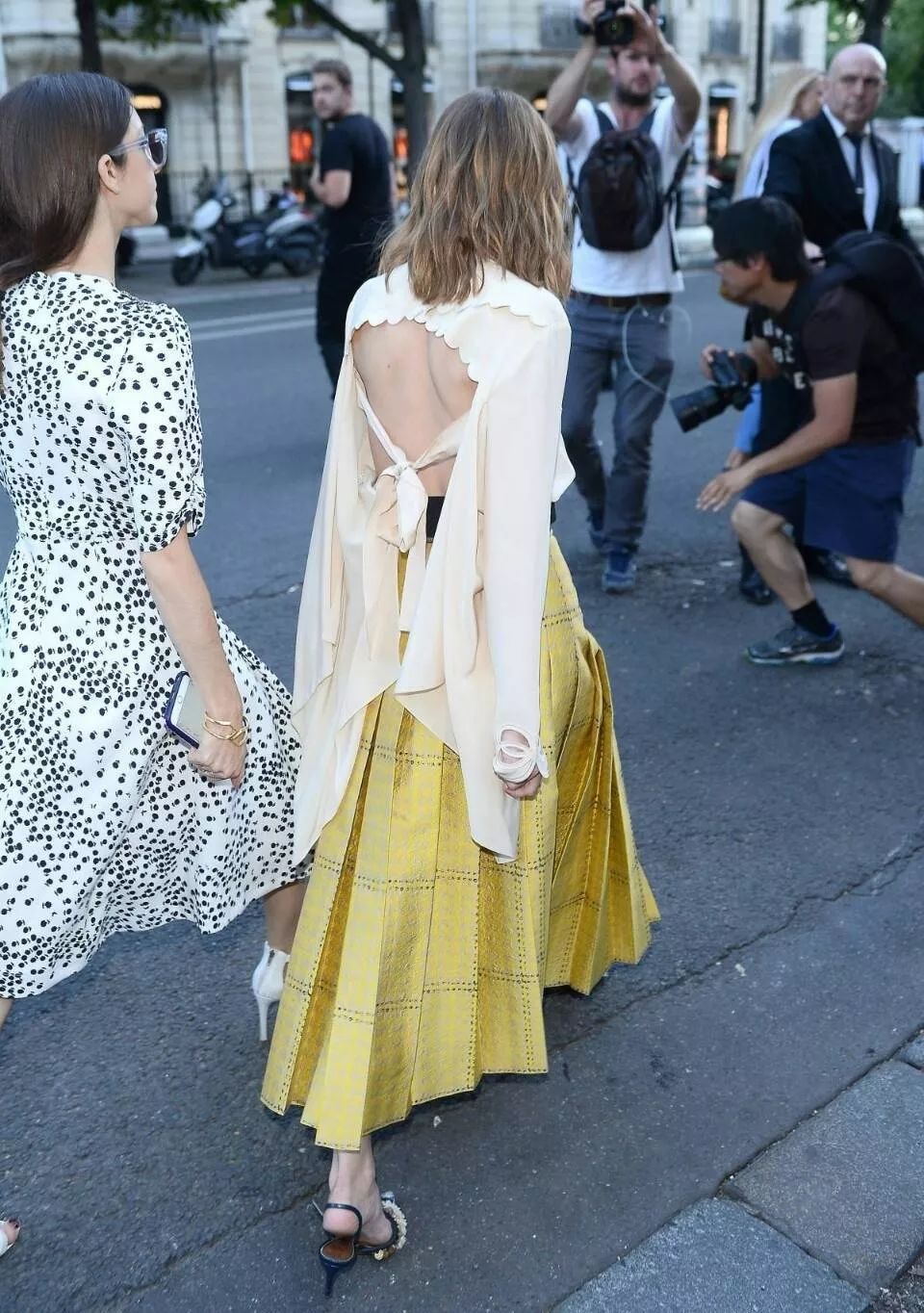 倪妮变美秘诀,倪妮美背杀教程