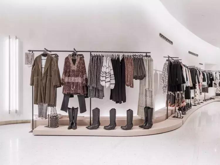 服装店挂衣服陈列技巧,服装陈列挂衣技巧