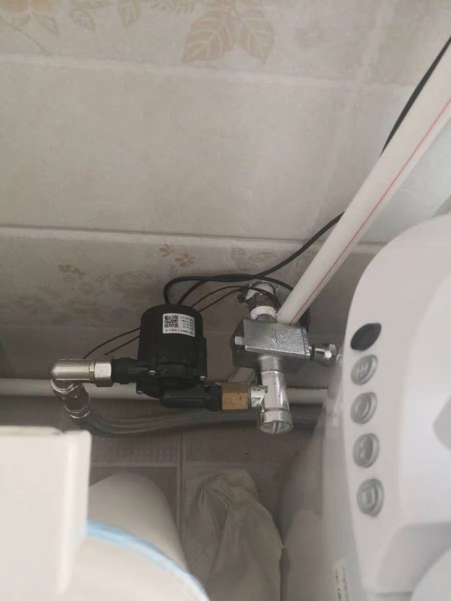 在朋友家拉臭臭，突然停水，别慌，这样式的马桶可以拯救你