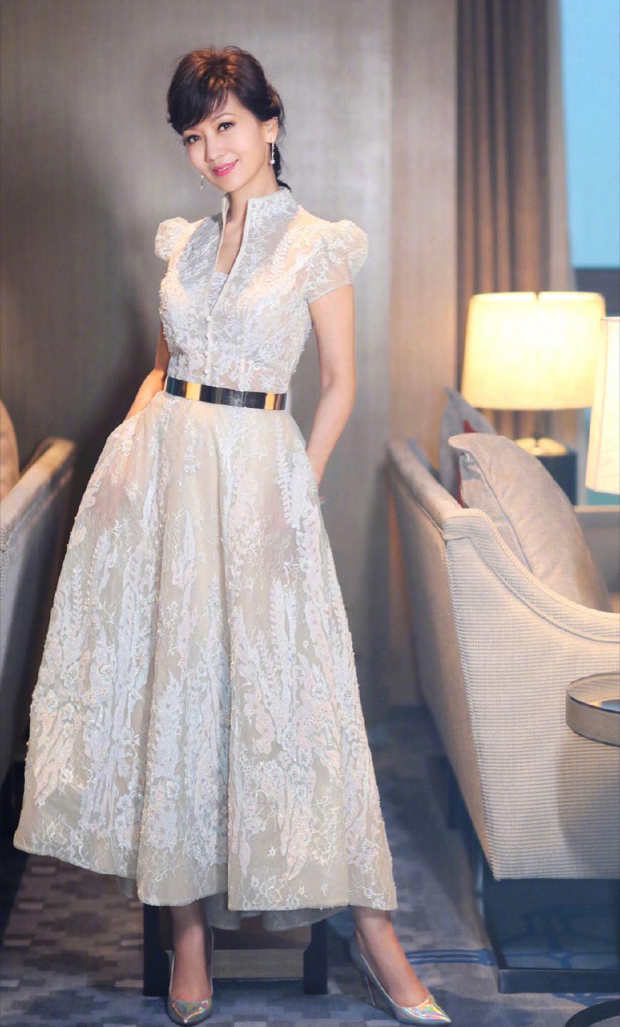 倪萍赵雅芝,倪萍赵雅芝60岁状态依旧优雅