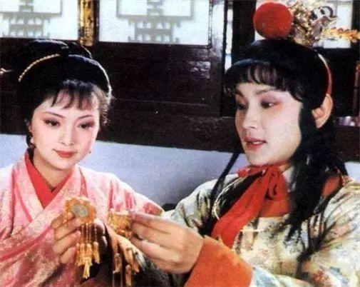 红楼梦英译欣赏,英文版红楼梦古诗