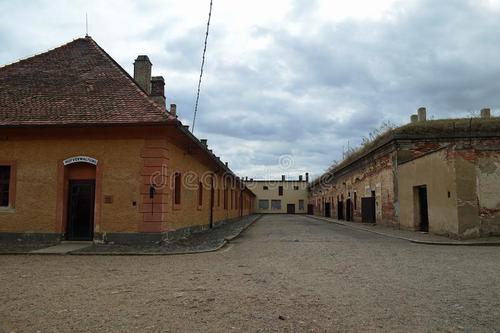 榄旈浣滃潑,榄旈浣滃潑灏忚