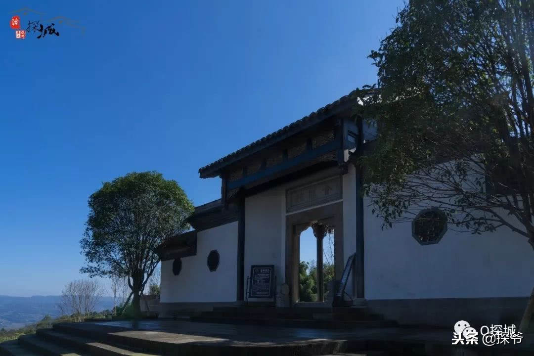 重庆小故宫红墙,重庆魔鬼山城一日游