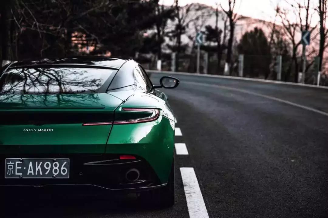 夏东阿斯顿马丁db11试驾,嗜驾