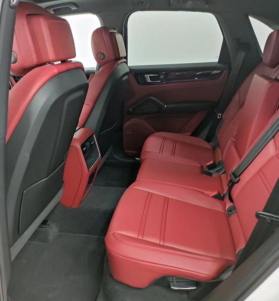 2021保时捷卡宴coupeturbos顶配,简单描述保时捷卡宴的造型和内饰