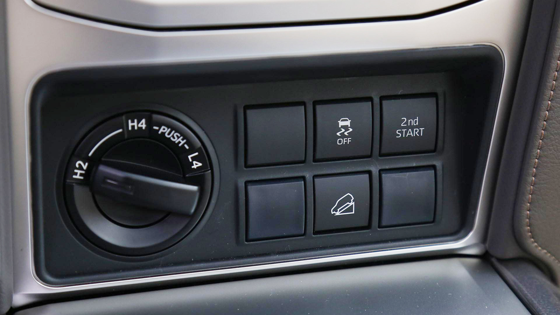 丰田普拉多2022价格,17年的丰田普拉多价位