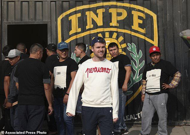 监狱加工衣服,监狱犯人做的衣服