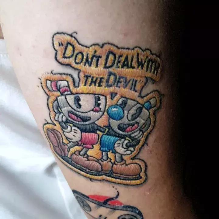 他用刺绣将回忆纹在身上，惊艳12万粉：玩的不止是心跳，还有童真