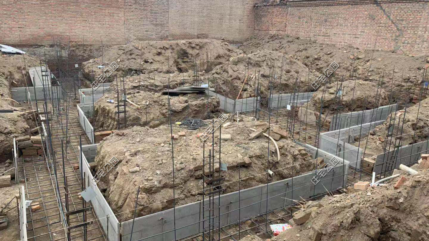 农村浇顶自建房,农村修建两层房屋15万小别墅