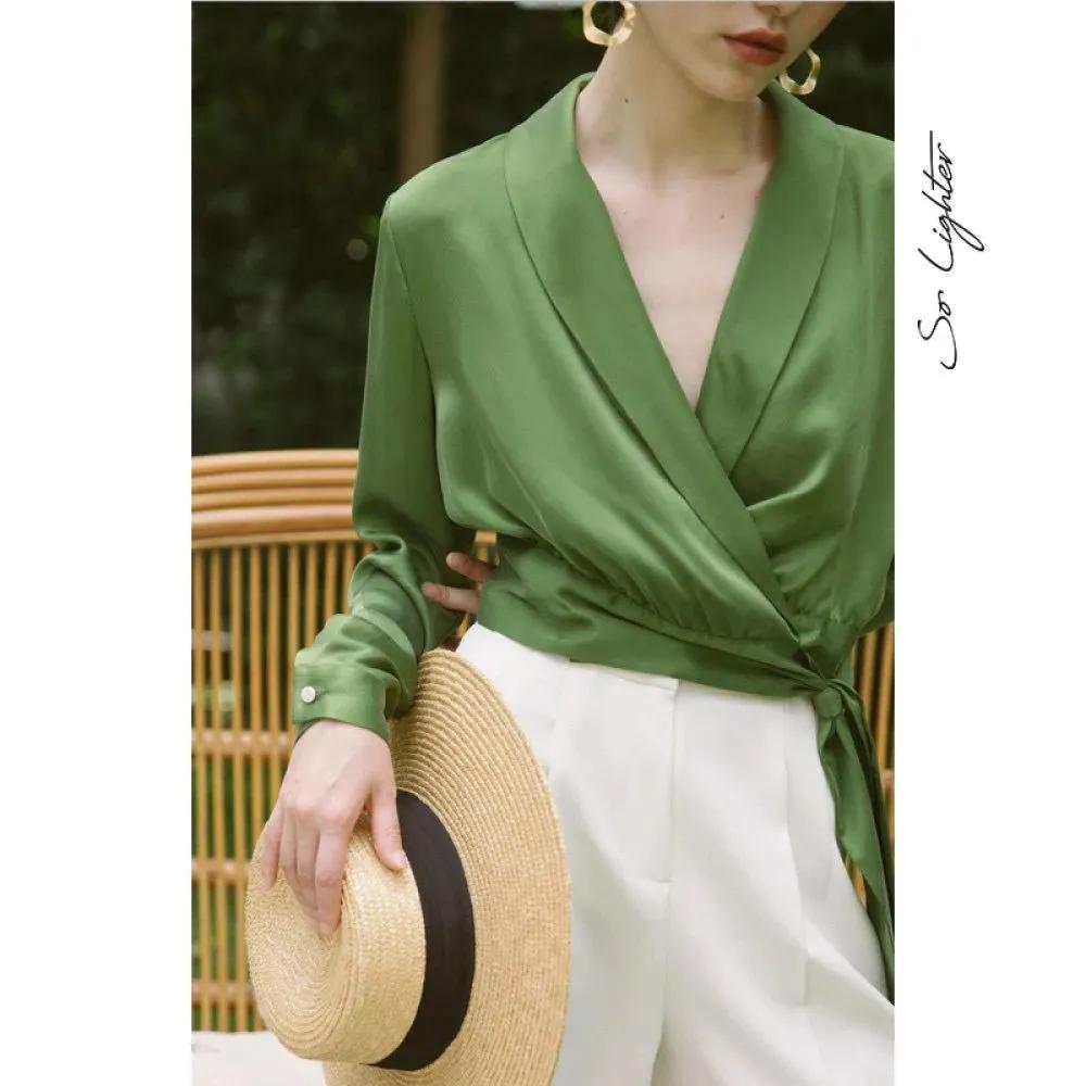 “挤奶衫”难穿上热搜，试试这三款衬衫，百搭时髦还高级