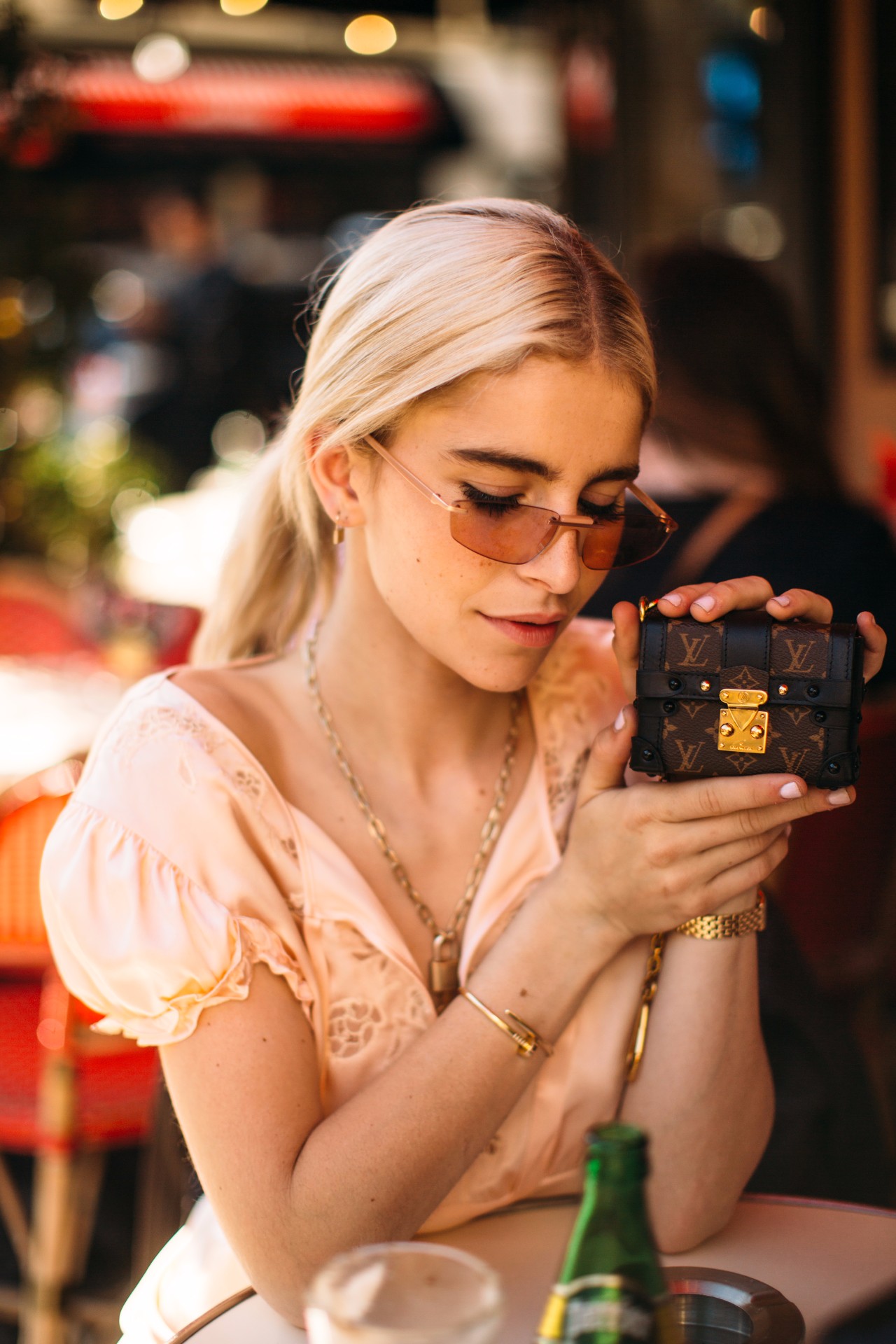 在永不过时和永不撞包之间，你会选哪个？