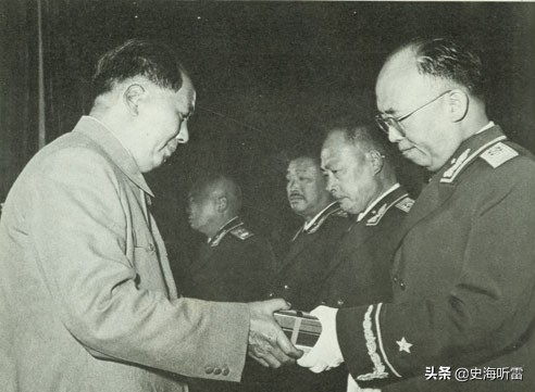 毛*东泽**为何拒授大元帅？他如何评价十位元帅？十元帅如何评价他？