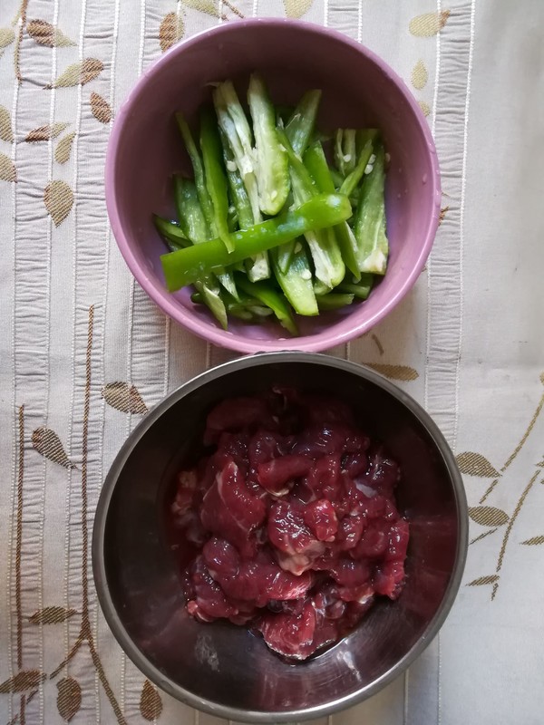 如何炒肉不柴不糊锅,炒肉不加水的技巧