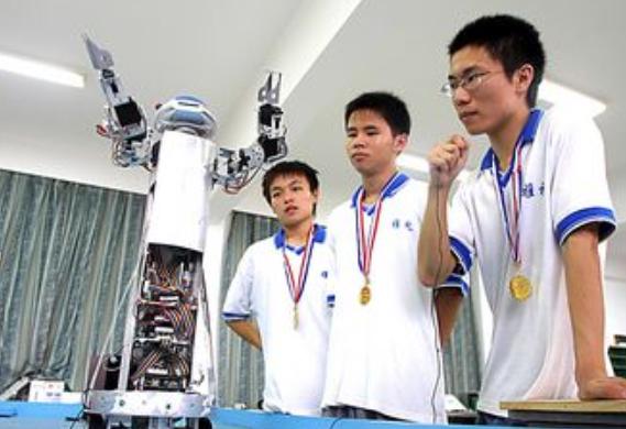 两年内公办私立中小学全部取消,一民办学校通知将停办官方回应