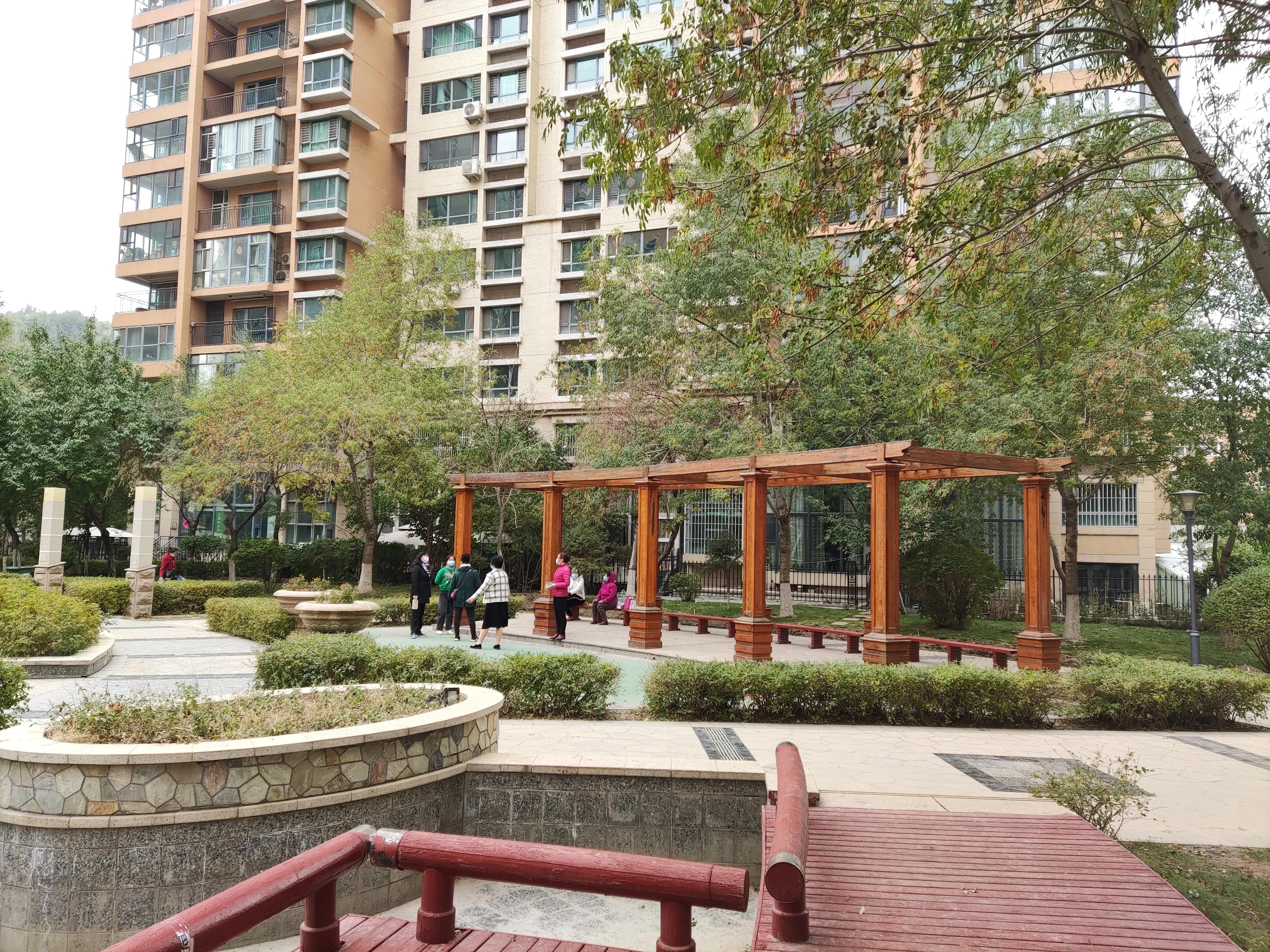 乌鲁木齐市南湖绿化广场附近小区,乌鲁木齐绿化最好的公园