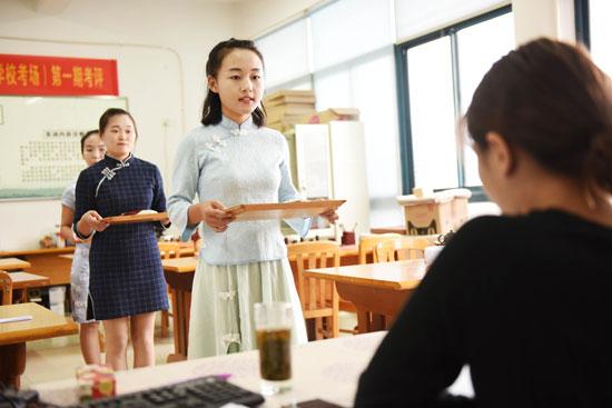 应届生社招靠谱还是校招靠谱,求职类型社招校招和实习