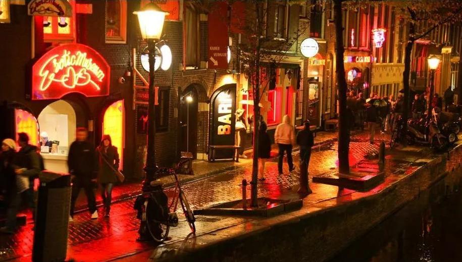 “性都”荷兰：*交性**易合法，政府还给津贴，从业者按艺术行业纳税