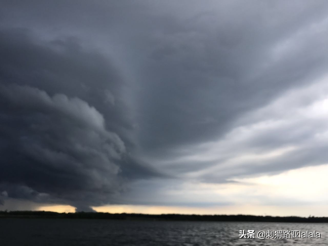 路亚鱼口不好应该用大饵还是小饵,路亚钓翘嘴用浮饵好还是沉饵好
