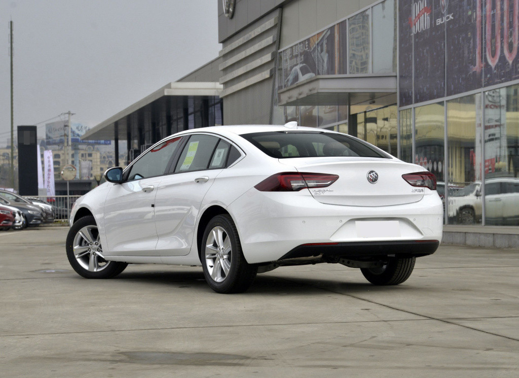 君威值不值得买家用,君威各代车型