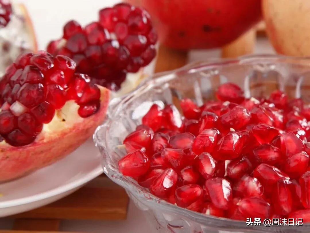 云南突尼斯软籽石榴爆汁不吐籽,甘甜爆汁突尼斯软籽石榴