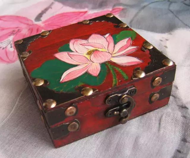 古人真的像电视剧里一样端庄吗,古代的化妆包