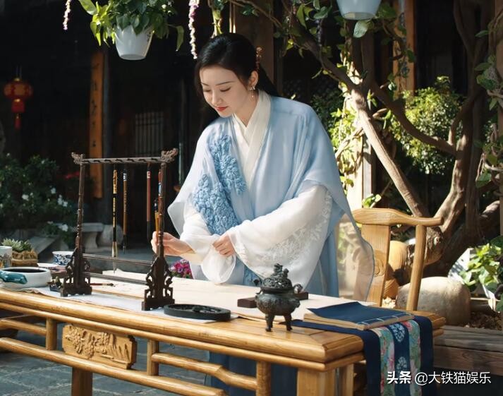 景甜戏里走路摇曳生姿 (景甜司藤旗袍造型合集)