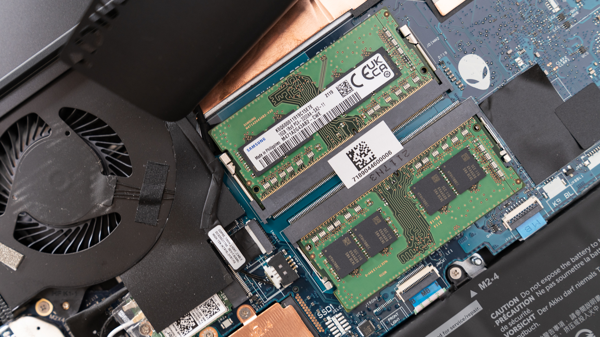 玩家的终极梦想英雄联盟,alienwarem15r6游戏本外观