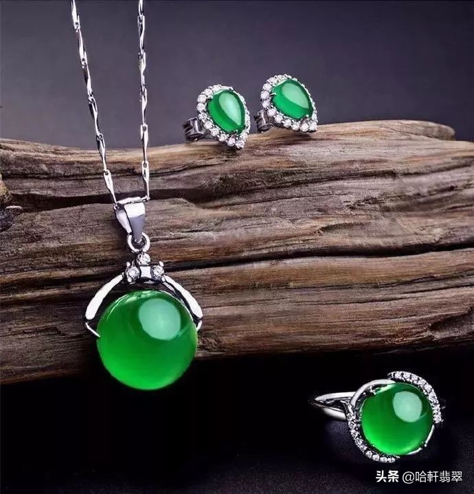 300多的玉髓镯子是真的假的,400元以上的玉髓是真的吗