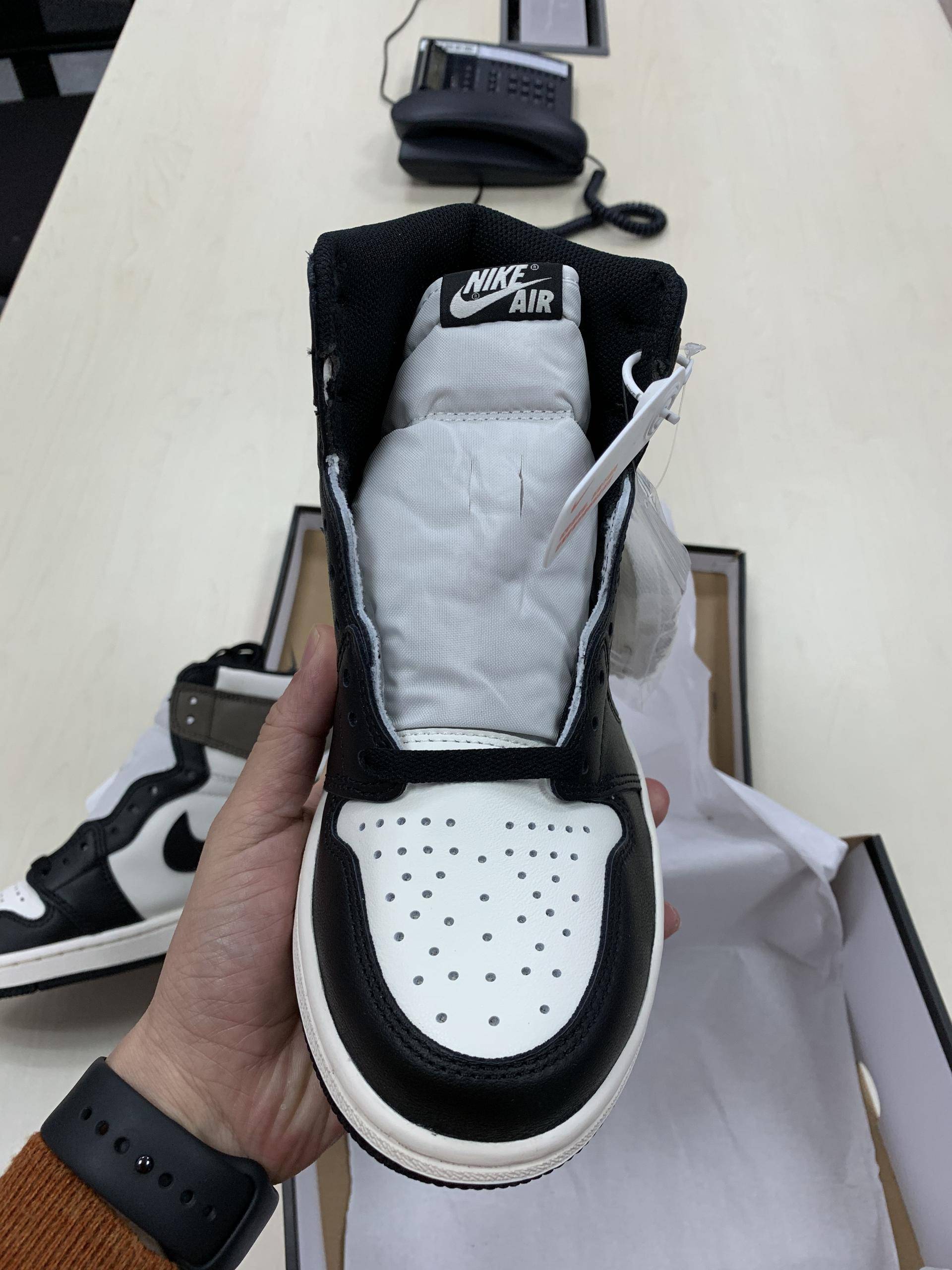 入手小倒钩AirJordan1DarkMocha