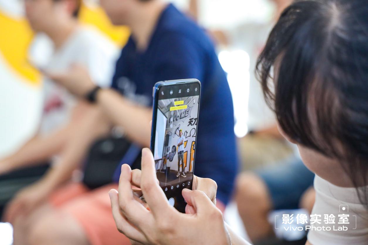 好的器材=无限可能！摄影师王义博联手vivo开课，拯救直男式拍照