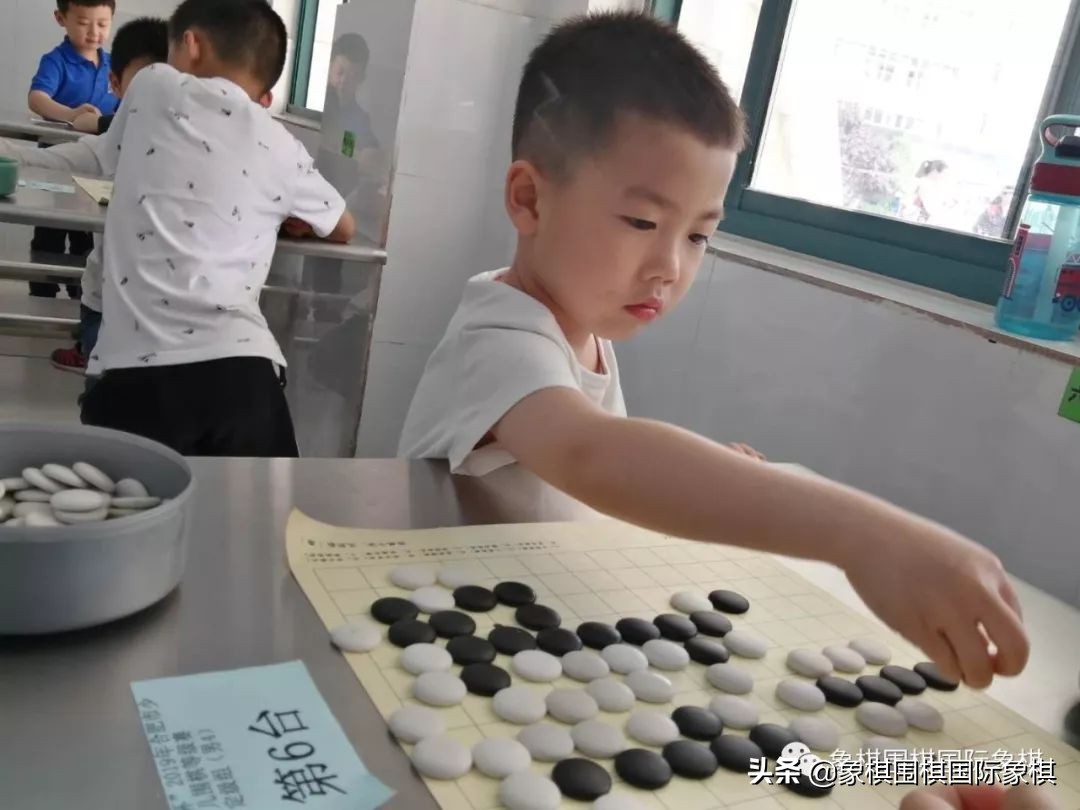 孩子在家下棋输不起怎么办?