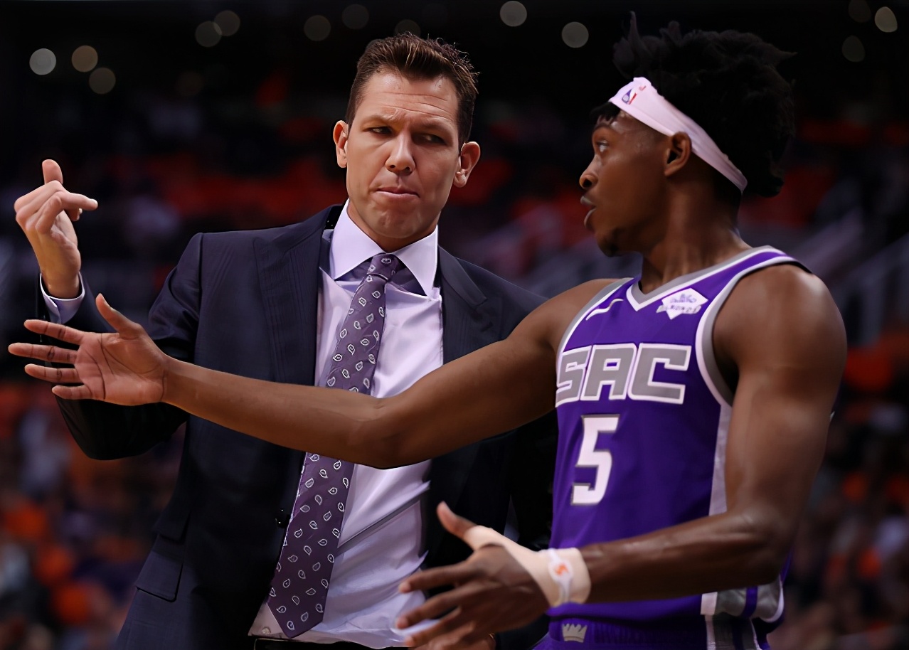 球爹狂吹鲍尔完整版,湖人教练评价沃顿