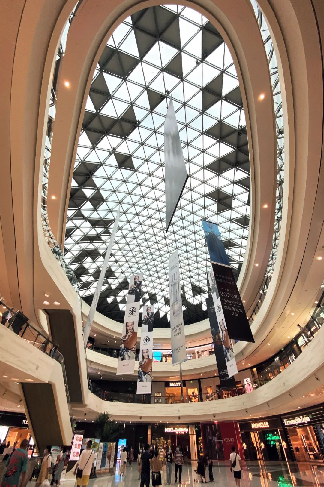 三亚最大的国际免税店在哪里,三亚国际免税城亚洲最大