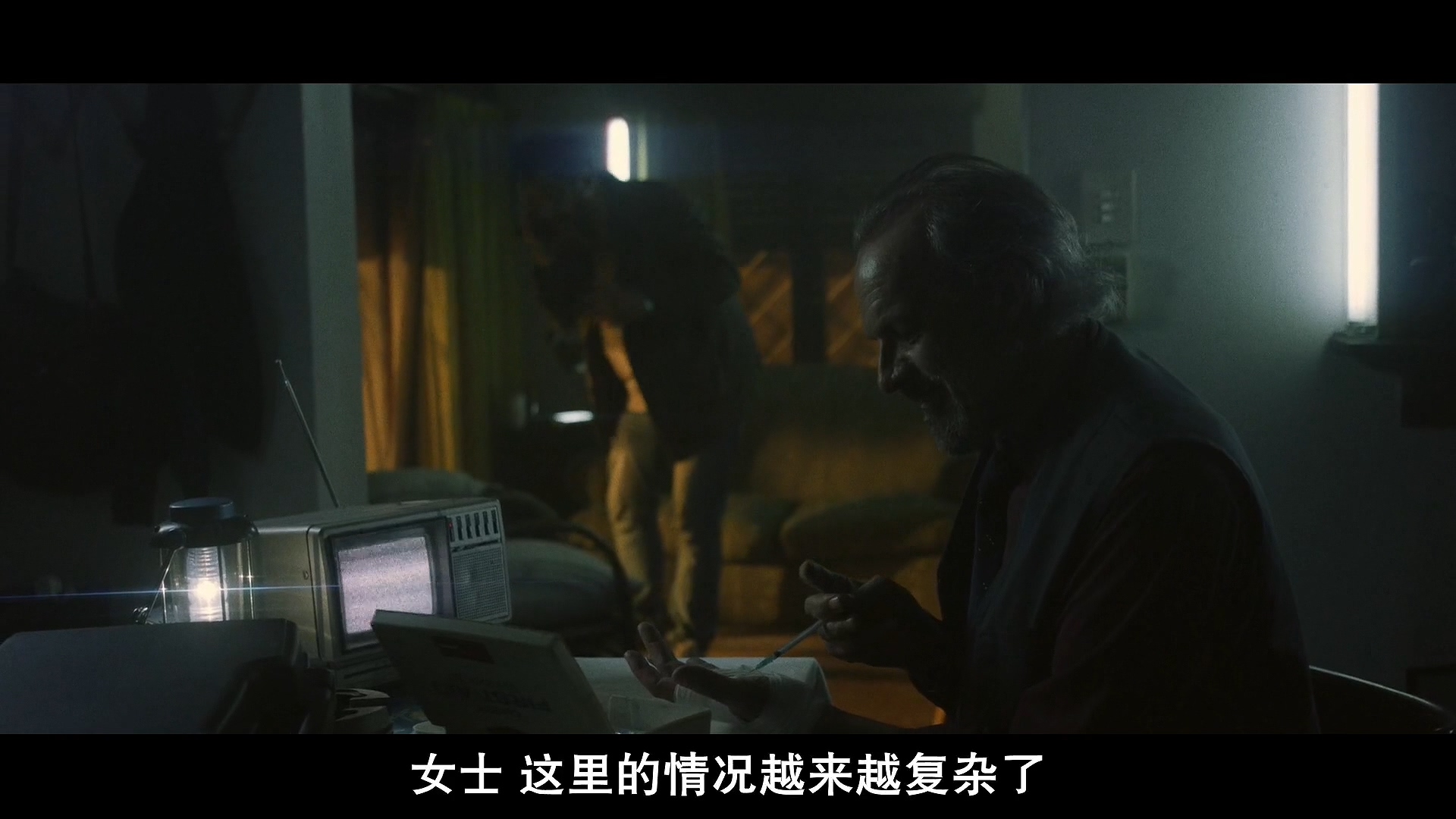 邻居天天半夜装修,邻居大半夜装修吓到了孩子