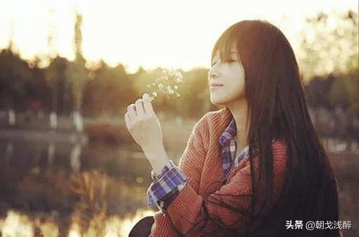 其实每个人心中都住着那么一个人,每个人心中都有一个她