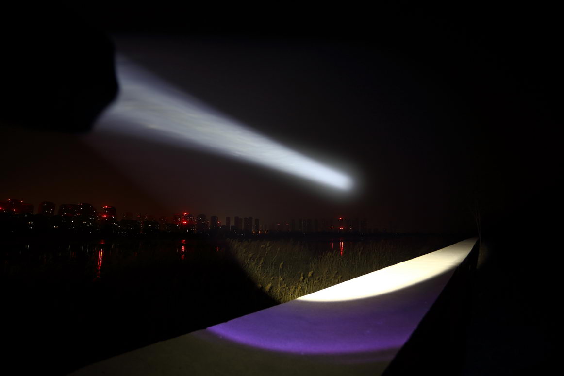 性能怪兽7500流明超级远射雷鸣兔SD90评测#科技快报#