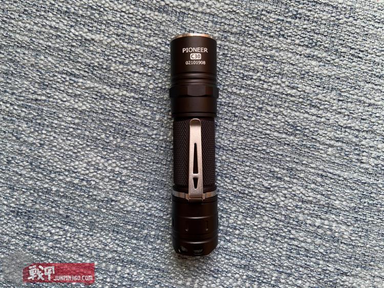 流明开拓者c30手电筒,开拓者c33手电黄光