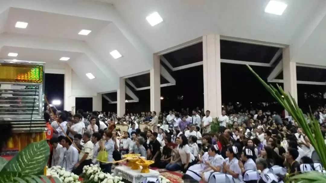 泰国捐钱最多的僧人,泰国活着的高僧哭丧