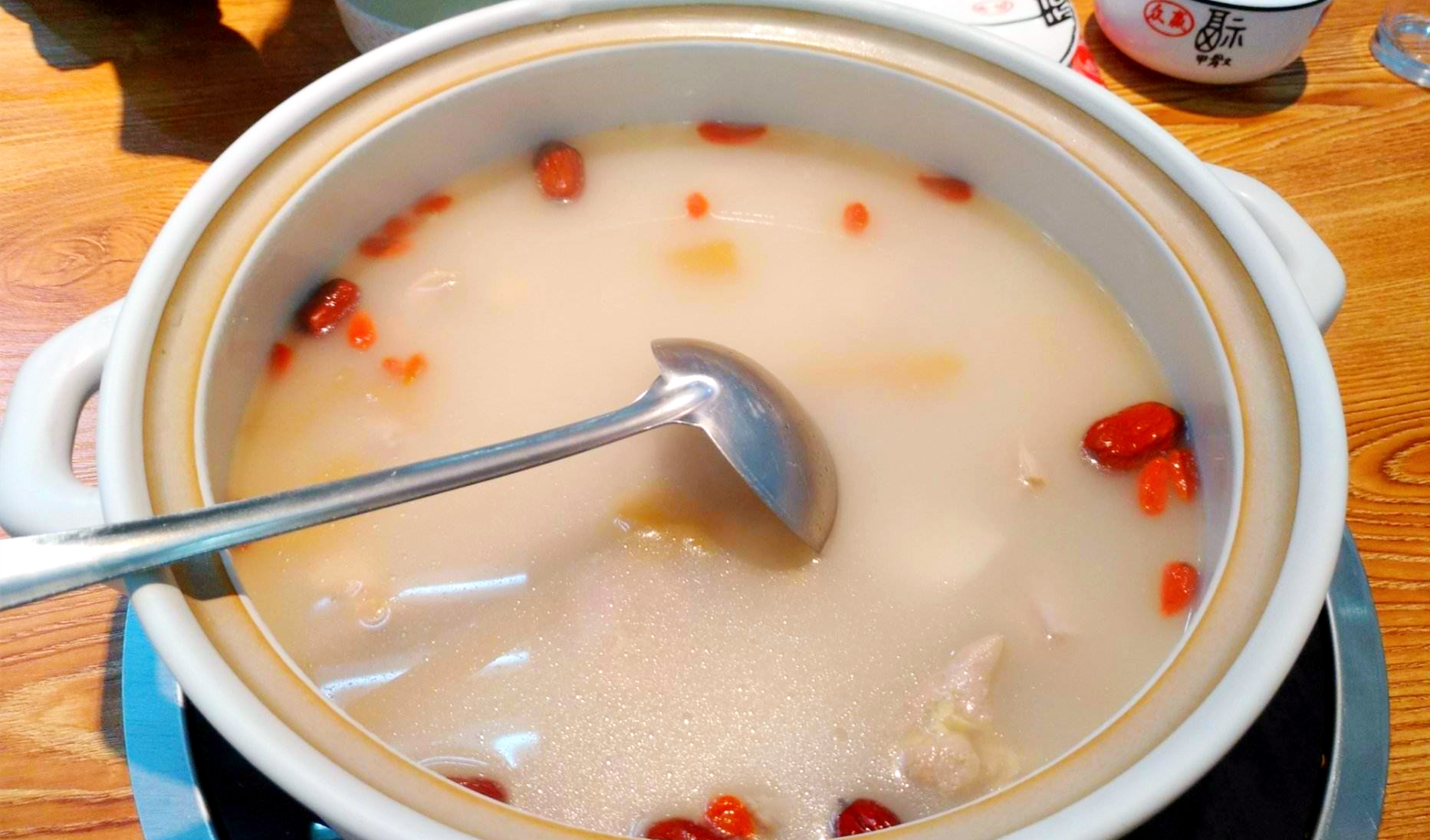 秋天火锅季家常火锅吃什么,秋季火锅的7种养生汤底