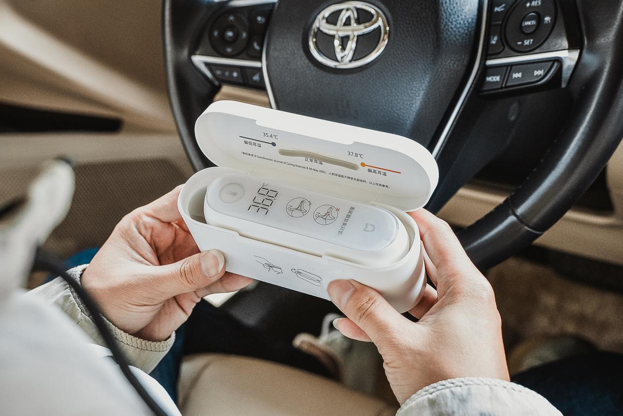 一秒测温,家中宝宝发烧有利器!米家耳温枪上手体验