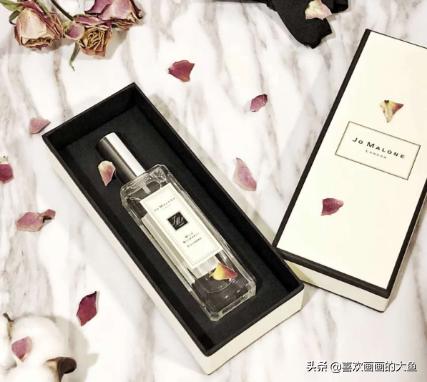 巴宝莉风格女士香水50毫升新款,适合学生党的巴宝莉香水