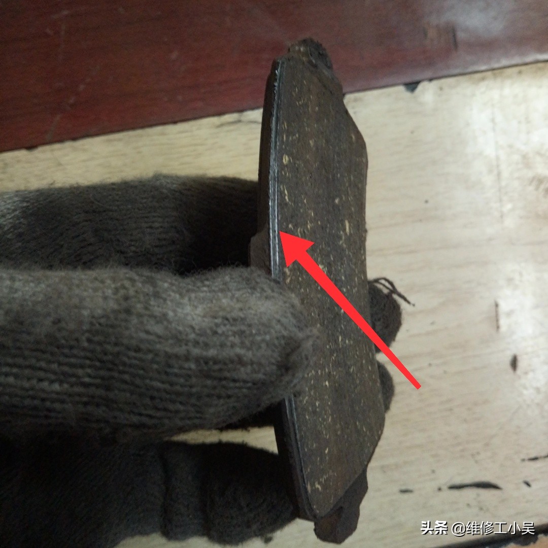 路虎星脉刹车异响,路虎发现神行轻踩刹车异响