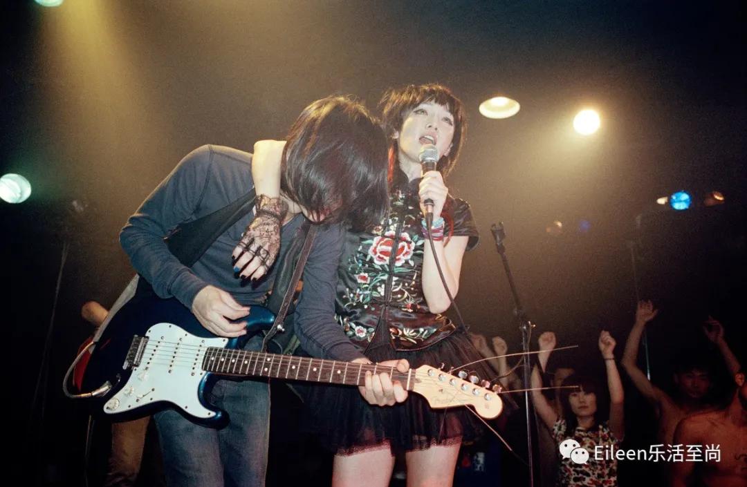 三天闪婚、前任交缠？京圈30年瓜甜，乐队有没有夏天